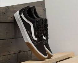 Black And Gum Vans Vans Black Gum Bumper Old School Lace Up Shoes Size 9 Woman S 7 5 Men S Ebay Lace Up Shoes Black Gums Vans