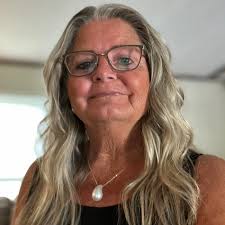 Are there any restaurants in Calhoun that kids eat free