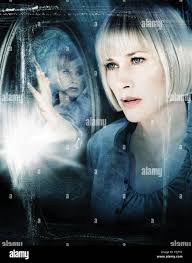 Original Film Title: MEDIUM-TV. English Title: MEDIUM. Film Director: GLENN GORDON  CARON. Year: 2005. Stars: PATRICIA ARQUETTE. Credit: NBC