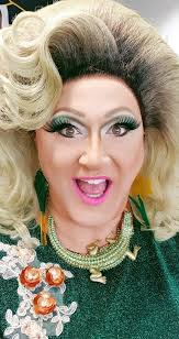 Wel cywion bach, wedi cel lwmp o hwyl yn ffilmio rhywbeth arbenig iawn ar  gyfer tymor y Steddfod eleni. Mwy o newyddion i ddod. Well chickens, I've  had a gorgeous time filming