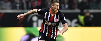 Erhalte exklusive informationen rund um die spiele der eintracht und spannende einblicke hinter die kulissen. Eintracht Frankfurt Erik Durm Spielt Sich Wieder In Die Mannschaft