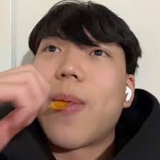 HAPPY 20th BIRTHDAY to our event coordinator ELIJAH SUH🎂🥳🎉🎈! We are so  grateful for all the work you put into ensuring our events run smoothly!  Hope you enjoyed our little SUH-prise 🥳last