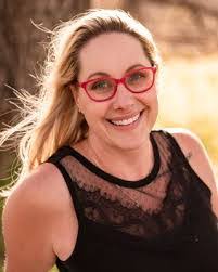 Tracey Schreiber's Instagram, Twitter & Facebook