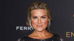 Sarah Heckler's Instagram, Twitter & Facebook