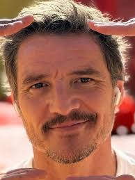 May you have an amazing week with Pedro brightening up your days. 💙💙💙  #pedropascal #welovepedropascal @pascalispunk