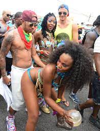 38,225 likes · 2,587 talking about this. Hamilton Lasst Es Auf Barbados Ordentlich Krachen
