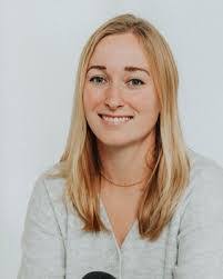 Meredith Luttrell's Instagram, Twitter & Facebook