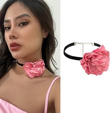 YOUNAFEN Übertriebene romantische Rose Seide Satin Blume Schlüsselbein  Kette Armband für Frauen Elegant Verstellbar Choker Y2K Zubehör :  Amazon.de: ...