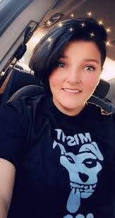 Kelly Huskey's Instagram, Twitter & Facebook