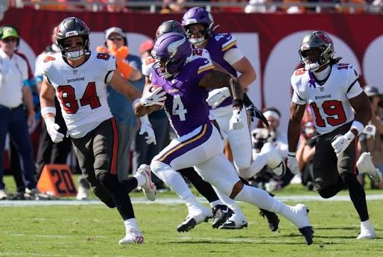 The Minnesota Vikings lead the Tampa Bay Buccaneers 17-10 at halftime  behind a punt return touchdown by Myles Price and a receiving touchdown by  Jordan Addison.