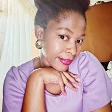 MEN ON SUIT & MEN IN SUIT. Which one is correct?😂😂