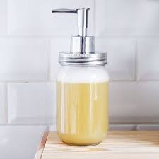 Quand J Ai Realise Que Faire Ma Lessive Etait Plus Que Simple Je Me Suis Dit Que J Essaierai Le Savon Encore Un Produi Diy Cleaners Diy Cleaning Products Soap