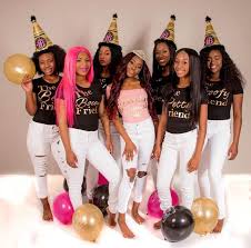 Sweet 16 Birthday Photoshoot With Friends Ideas Pinterest Thatsodri Birthday Photoshoot 16th Birthday Outfit Birthday Girl Outfit