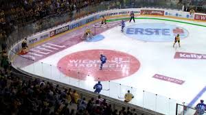Eishockey ist eine mannschaftssportart, die mit fünf feldspielern und einem torwart auf einer etwa 60 m langen und 30 m breiten eisfläche gespielt wird. Eishockey Regeln Power Play Icing Penalty Time Out Und Co Erklart