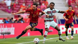 A espanha venceu fácil a seleção da albânia por 3 a 0 e, com 25 pontos, garantiu vaga direta para o mundial. Bycnianixrkvdm