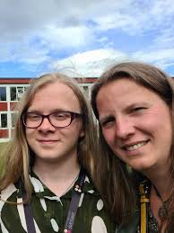 Mistet sønnen Peder Angel Lundquist Langen, foreldrene i Røros ønsker kamp  mot mobbing