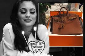 Looking for a gift when someone turns 18 can be a fun and exciting excursion, especially since most people prefer to give than receive. Kylie Jenner S Lavish 18th Birthday Presents Star Already Spoilt With Luxury Gifts From New Car To Designer Handbag Mirror Online