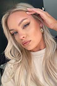 21 Fall Trends That Ll Make You Want To Wear Makeup Again Fox Makeup Makeup Looks Hair Makeup