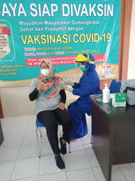Get posters like the qr code poster, hygiene posters, physical distancing posters, and posters for the social sector and healthcare. Perangkat Kalurahan Plembutan Vaksinasi Covid 19 Tahap I Website Plembutan