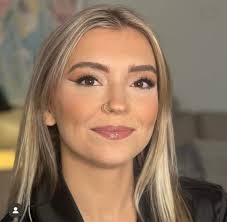 ISO a makeup artist to come to my belle river home just for bride makeup.  Sunday October 4th 2026. TIA!