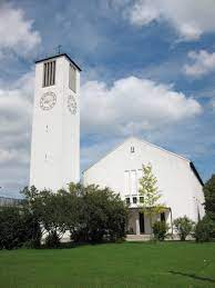 Der tag ist in einigen katholischen ländern und regionen ein gesetzlicher feiertag. Datei Mariahimmelfahrt Allach Muenchen 01 Jpg Wikipedia