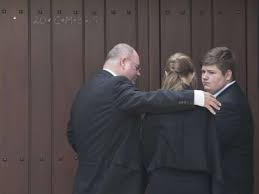 The enthusiastic reception he received there acted as a catalyst for a. So Viel Vermachte Kohl Seinen Sohnen Und Enkeln Schon Vor Seinem Tod Politik