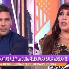 La parola italiana libro deriva dal latino liber.il vocabolo originariamente significava anche corteccia, ma visto che era un materiale usato per scrivere testi (in libro scribuntur litterae, plauto), in seguito per estensione la parola ha assunto il significato di opera letteraria. Matias Ale Le Conto A Moria Como Fue Su Brote Psicotico Con Delirio Mistico