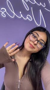 Francesitas y Uñas Acrílicas en Rosaluz