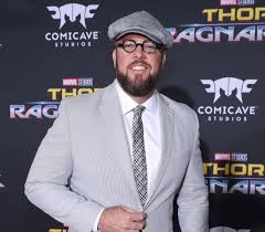Chris sullivan is the voice of the camel in the geico commercial happier than a camel on wednesday. I Just Learned This Is Us Star Chris Sullivan Voiced The Geico Camel And I Can T Stop Smiling