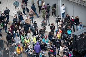 Plusieurs Centaines De Personnes Rassemblees Place De Jaude A Clermont Ferrand Pour Protester Ce Samedi Apres Midi Clermont Ferrand 63000