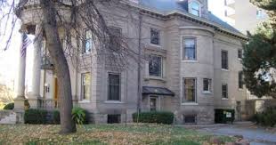 Mission Home Zang Mansion Is Located At 709 Clarkson Street In Denver Built For Adolph Zang Of The Zang Brewi Victorian Homes Mansions Luxury Homes Exterior