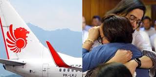 Lokasi sudah ditemukan, kata humas basarnas, sinaga. Pesawat Lion Air Jatuh Ibu Dari Korban Tak Hentinya Menangis Pilu Theasianparent Indonesia