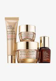 With plenty of experience in producing high quality skin care products, you can be sure that an estée lauder product is of professional standards. Estee Lauder Revitalizing Supreme Starter Set Skincare Set Zalando De