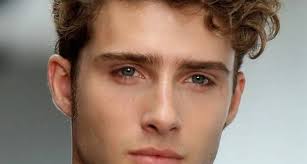 In altri casi, invece, gli uomini . Capelli Ricci Uomo Capelli Ricci Capelli Ricci Nell Uomo