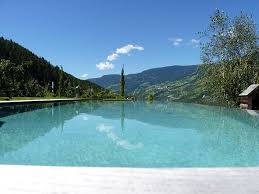 Ferienwohnungen Mit Schwimmbad Sudtirol Schwimmbader Ferien Ferienwohnung