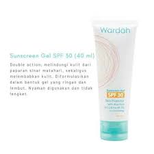 Wardah sunscreen gel spf 30 juga direkomendasikan untuk pemilik kulit berminyak. Jual Wardah Sunscreen Gel Spf 30 Sunblock Wardah Skin Protection Wardah Kab Bekasi Wardahbeauty Shop Tokopedia