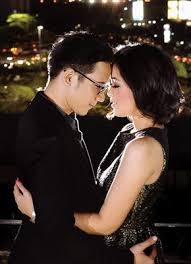 Adem ayem dan harmonis di awal pernikahan juga tak membuat siapapun menyangka bahwa kehidupan gracia indri dan david kurnia albert rumah tangga yang dibangun sejak desember 2014 lalu sangat manis diawal. Hidup Baru Gracia Indri Dan David Noah