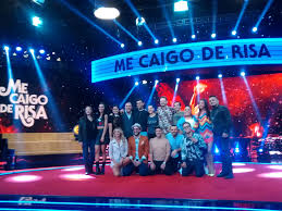 Un programa cómico donde un grupo selecto de humoristas y actores colombianos se reúnen para hacer diferentes pruebas y su objetivo es entretener y hacer reír al público, pero compitiendo. Inician Las Grabaciones De La Segunda Parte De La Quinta Temporada De Me Caigo De Risa