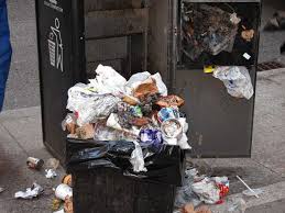 While it's important to get a breakdown of all the product features, much of what makes a trash can great is how it works. Philadelphia S 4 000 Big Belly Trash Cans A Messy Waste City Controller Says Syracuse Com