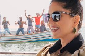 She was the part of the controversial reality show bigg boss season 5 in 2011 as a contestant who gave her massive fame in indian entertainment industry. Hvkszjxhp4x M