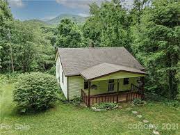This location is well known for its construction of storybook log cabins. 339 Old Toll Circle 29 30 Black Mountain Nc Asheville Real Estate Homes And Land Acreage For Sale With Keller Williams Realty