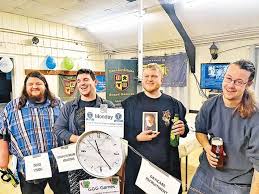 桌遊85小時22分鐘4英男籌萬元- 東方日報