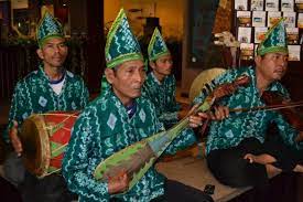 Kalang kupak adalah alat musik kalimantan selatan atau lebih tepatnya dari suku bukit. Sang Pemetik Panting Kompasiana Com