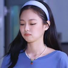 Jennie White Baihe Same Style Colored Glaze Cherry Freshwater Pearl  Necklace Female Special-Interest Design Sweet Cool All-Match Clavicle Chain  Buy cheaply