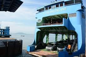 Pelayaran selama 15 minit ini membolehkan penumpang menikmati pemandangan indah pulau. Feri Penang Siaran Facebook