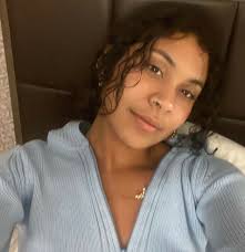 Halle Russell's Instagram, Twitter & Facebook