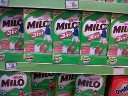 Aku kalau bikin milo juga rasanya hambar kadang padahal udah pake air hangat dan gelasnya kecil. Dan Akupun Bicara Tentang Milo Titin Wulan