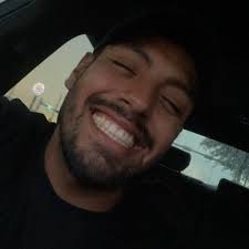 Yari Delgado (@yari_two3)