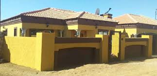We are selling gamazine plastering paint with affordable prices.250 rand per bucket and glamour coat it's r350 per. Gamazine Wall Coatings In Klerksdorp Clasf Home And Garden
