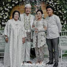 We don't have a biography for suti karno. Syahdu 10 Potret Pernikahan Putri Suti Karno Yang Memesona